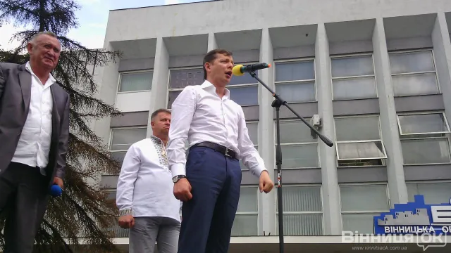 У Вінниці, Ляшко «призначив» Порошенка прем’єром (Фото) + (Відео) — фото 4