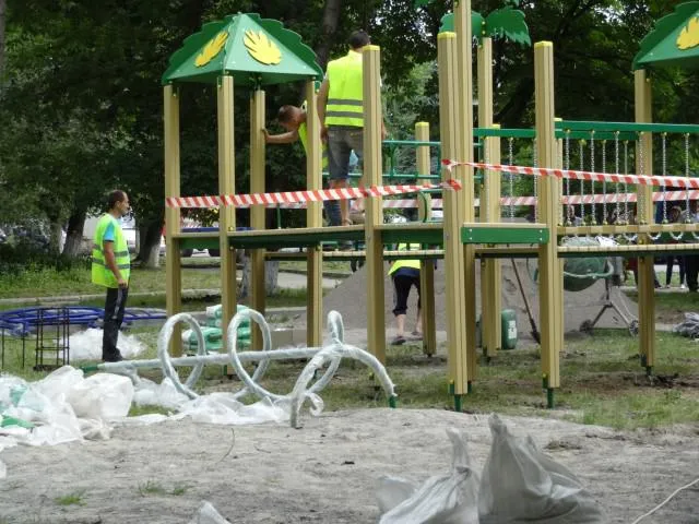 У Вінниці з’являються дитячі та тренувальні майданчики (Фото) — фото 3