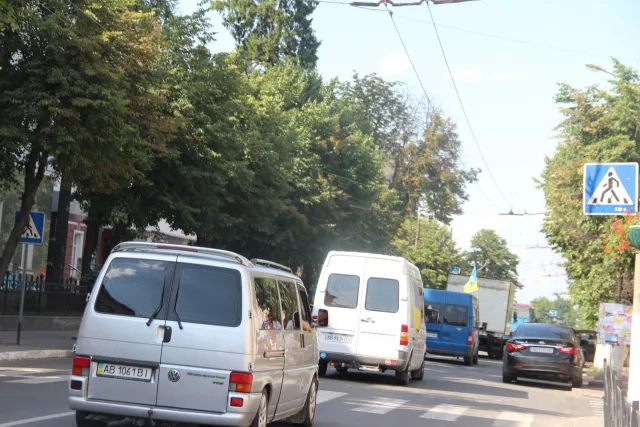Сім вантажних автомобілів з гуманітарною допомогою вирушили до Слов’янська (Фото) — фото 4