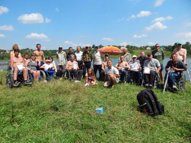 Під Вінницею провели змагання з ловлі риби серед людей з особливими потребами (Фото) — фото 2