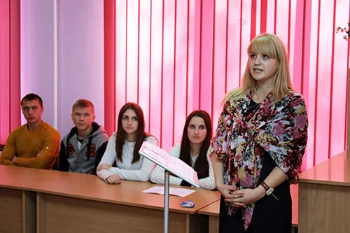 Студенти Вінницького технічного коледжу запросили податківців за „круглий стіл” — фото 2