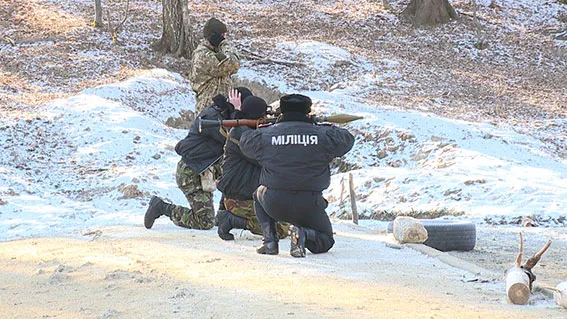 На військовому полігоні зведений загін вінницьких міліціонерів перевірив свою боєздатність (Фоторепортаж) — фото 3