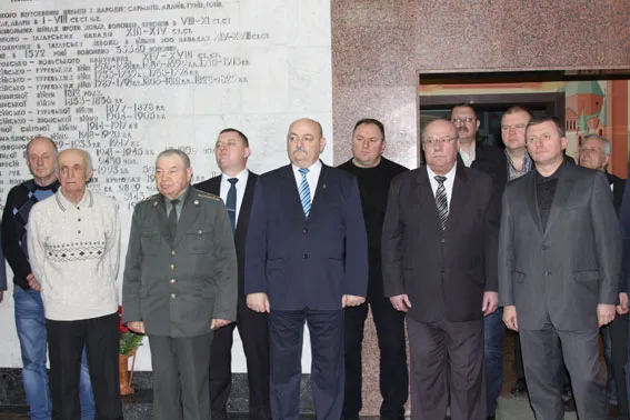 У Вінниці відкрили меморіальну дошку пам'яті легендарного генерала Віктора Тяжлова (Фото) — фото 2