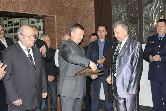 У Вінниці відкрили меморіальну дошку пам'яті легендарного генерала Віктора Тяжлова (Фото) — фото 3