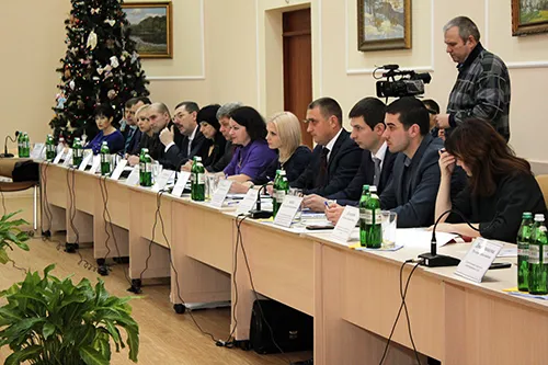 У дискусії народжується істина: вінницькі фіскали та судді зібрались за круглим столом — фото 3