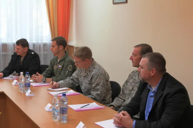 Українські та американські військові авіатори провели зустріч у Вінниці (Фото) — фото 2