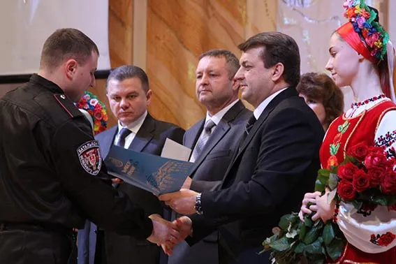 Учасники АТО отримали відзнаки органів місцевої влади до Дня Соборності України (Фото) + (Відео) — фото 1