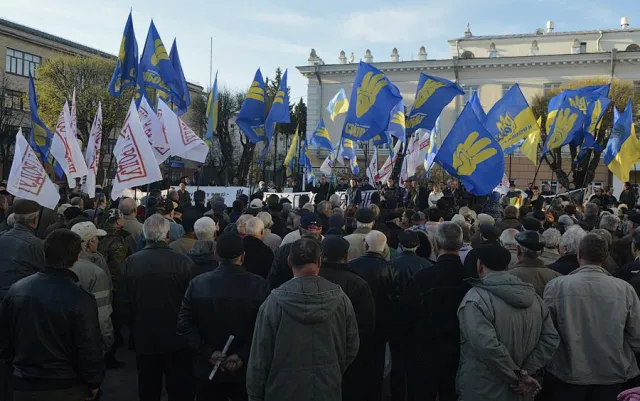 Близько тисячі активістів влаштували у Вінниці «Марш за соціальну справедливість» (фото) — фото 3