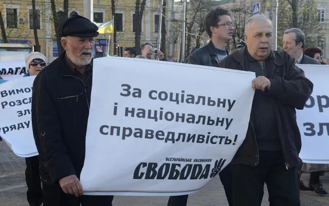 Близько тисячі активістів влаштували у Вінниці «Марш за соціальну справедливість» (фото) — фото 6