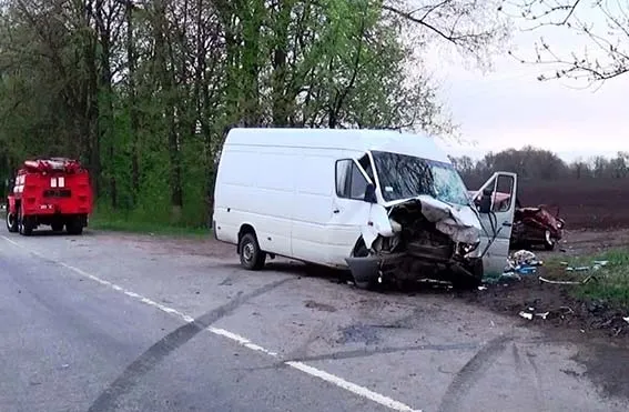 В результаті ДТП загинуло дві людини — фото 2
