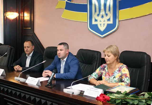 П‘ятеро підприємців пройшли критерії відбору та отримали подяки від фіскальної служби — фото 2
