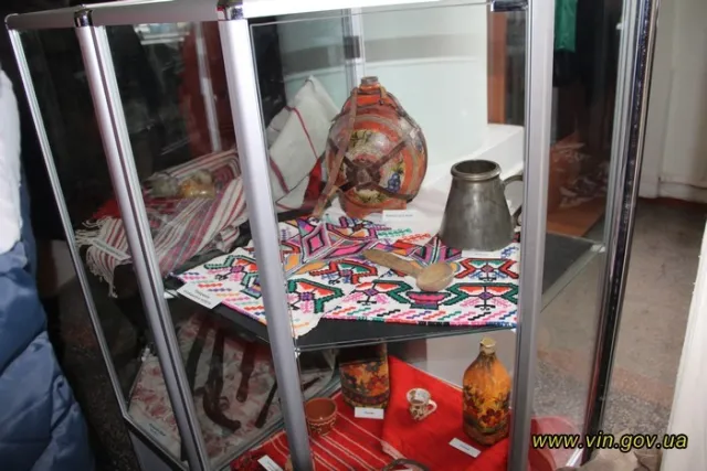 У Вінниці представили виставку до Дня захисника Вітчизни (фото) — фото 9