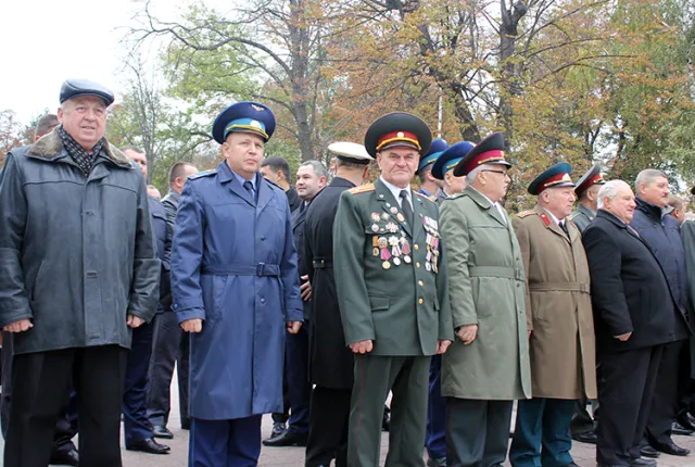 Очільник вінницьких фіскалів вшанував захисників України — фото 1